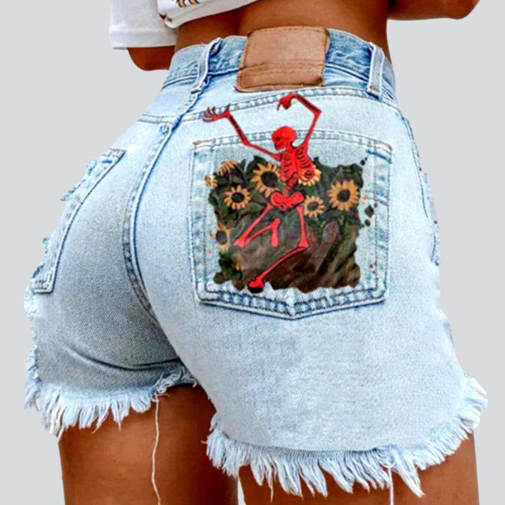 Back pocket print denim shorts